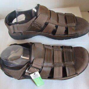 New Men's Croft & Barrow sandals - Size 13